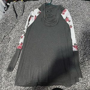 Women’s Acting Pro Los Angeles Grey w/floral Long Sleeves Shirt Size XXL